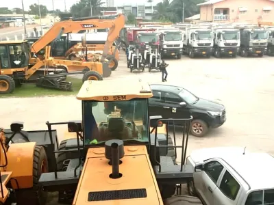 Vue des engins affectés à la réhabilitation du réseau routier