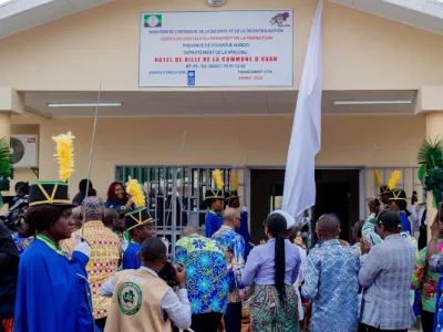 Inauguration de l'hôtel de ville d'Ovan