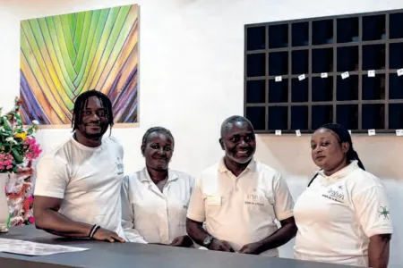 Des membres de l’équipe de l’Iniva Nyanga River Lodge.
