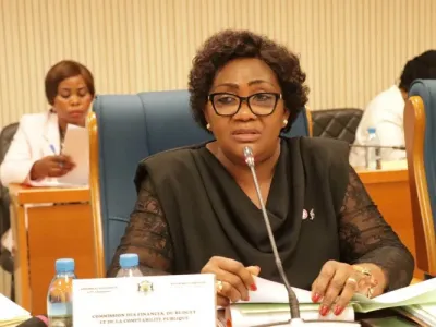 La présidente de la Commission Finances, Jeanine Lydie Roboty-Mbou, lors des auditions