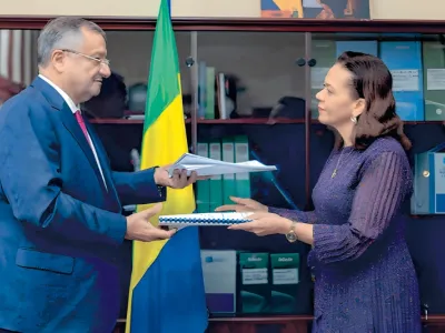 L’échange des dossiers entre les deux parties après le paraphe