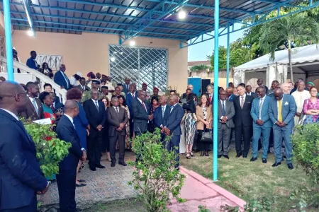 Moment de la célébration dans les jardins de la Représentation nationale de l’OIF