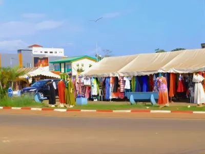 Nzeng-Ayong : le rondpoint transformé en un marché à ciel ouvert