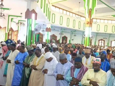 Vue des fidèles à la grande mosquée de Port-Gentil, hier