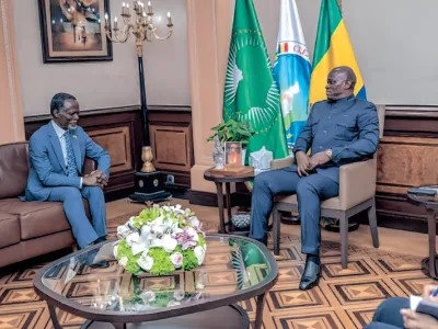 Brice Clotaire Oligui Nguema, président du Gabon et Parfait Onanga-Anyanga,  Représentant spécial par intérim du secrétaire général des Nations unies pour la sous-région et chef de Bureau régional des Nations unies pour l'Afrique centrale. 