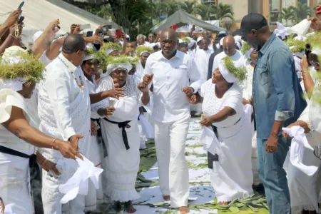 Le candidat Oligui Nguema adoubé par la communauté Myènè.