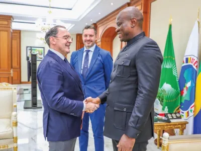 Brice Clotaire Oligui Nguema, président du Gabon et une délégation du groupe italien Todini Costruzioni Generali S.p.A.