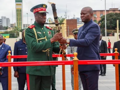 Brice Clotaire Oligui Nguema, président du Gabon et Horta Inta-A Na Man, président de la Transition bissau-guinéenne