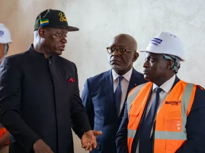 Brice Clotaire Oligui Nguema, président du Gabon en visite à l'Aciéries du Gabon