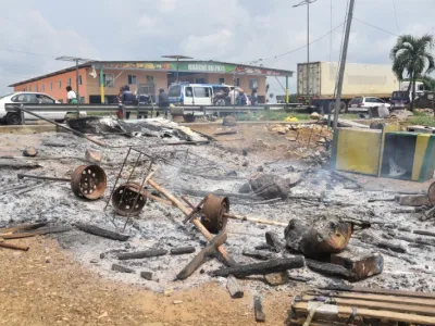 Ce qui reste du lieu qui était occupé anarchiquement par des commerçantes au PK11