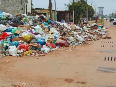 Port-Gentil : des gros tas d'immondices inondent la ville. © DR