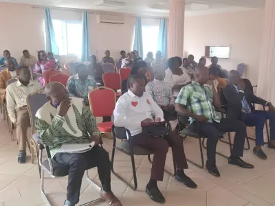 Le personnel du CDN lors de la réunion convoquée par le président Jean-Baptiste Davy Kombila.