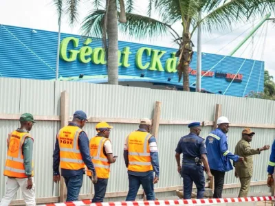 Le ministre Philippe Tonangoye sur le chantier de Libreville PK 0