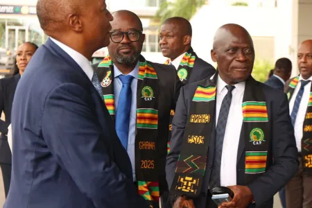 Pierre-Alain Mounguengui, le nouveau 3e vice-président de la CAF, en compagnie du président Patrice Motsepe.