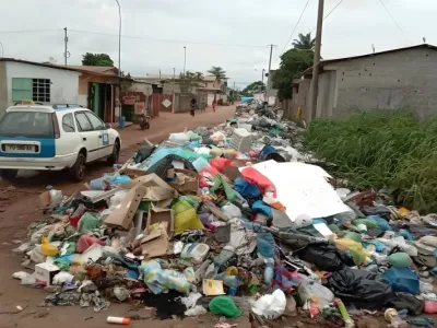 Insalubrité: des montagnes d'ordures à n'en point finir à Port-Gentil.