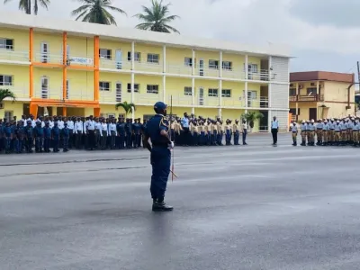 Première levée des drapeaux des huit nations représentées au Prytanée militaire