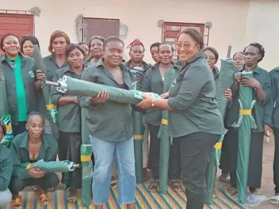 Remise d'un don de parasols aux femmes commerçantes de Ngoundji
