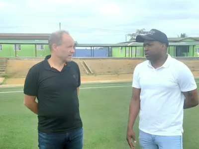 Sébastien Migné, nouveau sélectionneur des panthères du Gabon et Stéphane Nguema,  responsable adjoint du CTB.