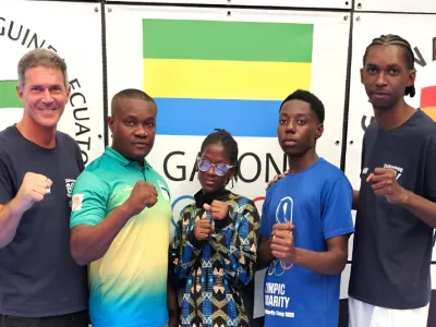 La sélection gabonaise de taekwondo à son arrivée au Taekwondo Compétence Center (Allemagne).