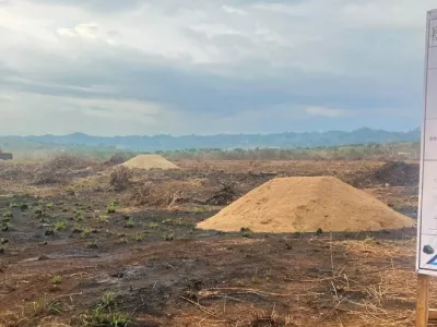 C’est sur ce site de Mikouelengui qu’ont été lancés les travaux de terrassement des futurs logements sociaux à Tchibanga.