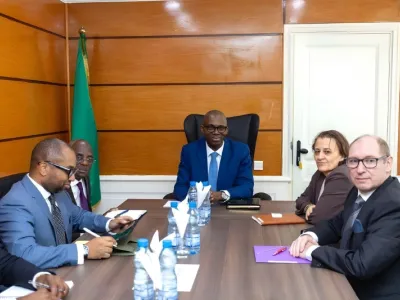 Thierry Minko, ministre de l'économie et une délégation du FMI