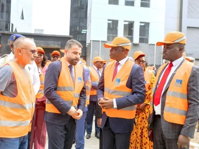 Visite du chantier de la cité Émeraude