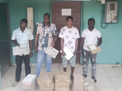 Voleurs de carreaux à ngouoni