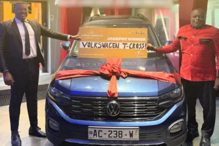 JOUEUSE GAGNE UNE VOLKSWAGEN T CROSS AUX MACHINES DU CASINO CROISETTE POUR 500 FRANCS