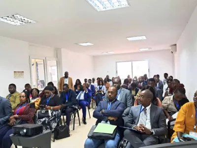 Les participants à l’atelier, attentifs aux communications.