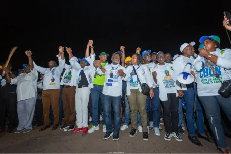 Les sympathisants de Brice Clotaire Oligui Nguema à Oyem lors de leur sortie au stade d’Akouakam.