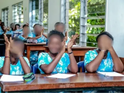 Des élèves de l’Immaculée Conception suivant ici une sensibilisés sur les violences et la consommation des drogues en milieu scolaire. © DR