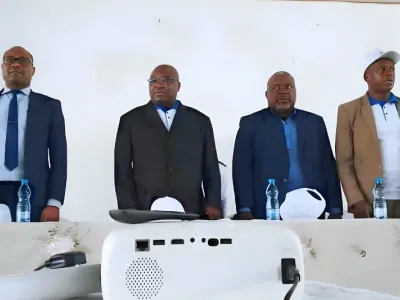 Les officiels dont le gouverneur (2e à gauche ) ouvrant les travaux de la formation des agents recenseurs de la Ngounié