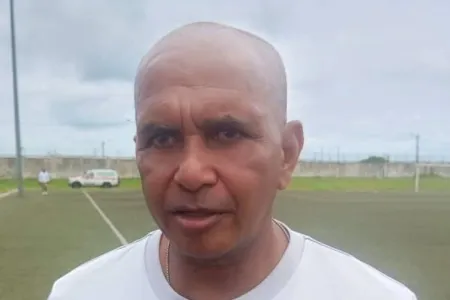 Ralph Jean-Louis reconnaît de façon voilée la supériorité des Gabonais.