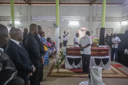 Veillée mortuaire de la journaliste de L'Union, Josiane Christelle Mbang Nguéma © Minkoh Malkolm/L'Union