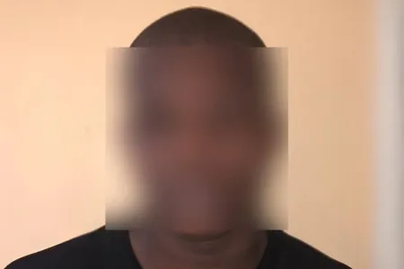 Désormais, C.C. est sous le coup de deux mandats de dépôt.