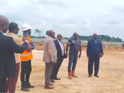 Mouila : le gouverneur visite le chantier de l’Université de Mouila