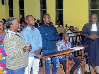 A la barre, les accusés ont passé le clair de leur interrogatoire à mener la Cour en bateau.