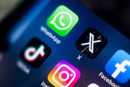 Stratégie de campagne : Les réseaux sociaux plutôt que l’affichage publicitaire