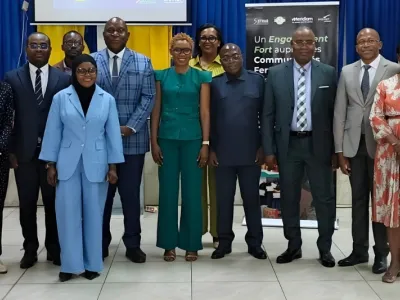 Photo de famille des parties prenantes