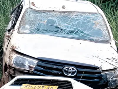 voiture après accident à Bakoumba