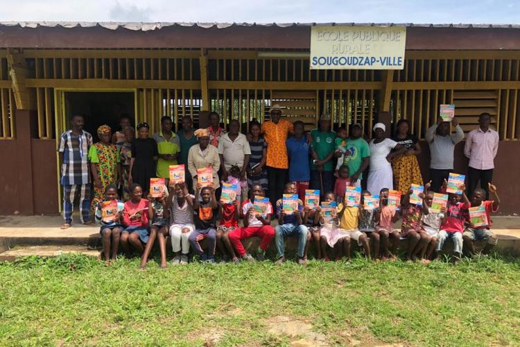 Oyem : du matériel didactique pour l'école de Sougoudzap-ville