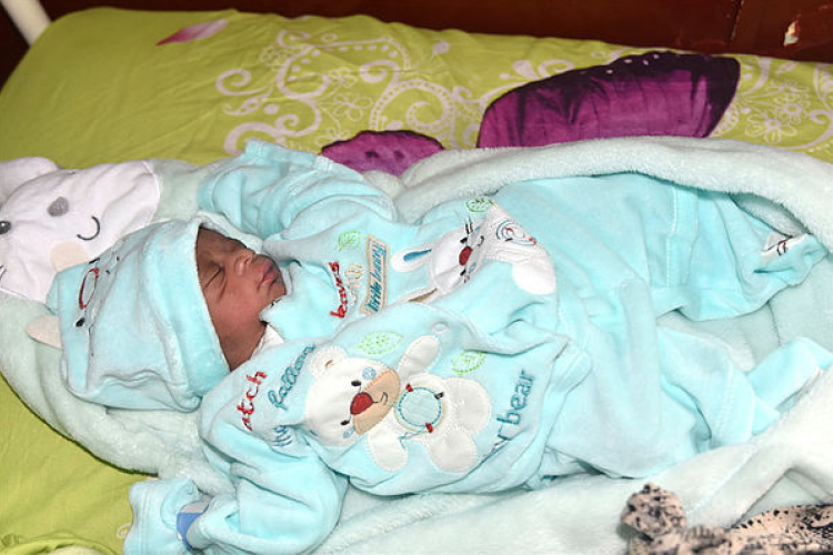 Première naissance de 2023 : Bébé "Avore Ntoutoume" pousse son cri à 4h 08 