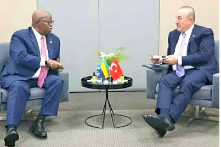 Gabon-Turquie : Moussa Adamo invite Mevlut Cavusoglu à Libreville