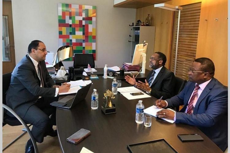 Gabon-OIF : Flavien Enongoue échange avec Slim Khalbous