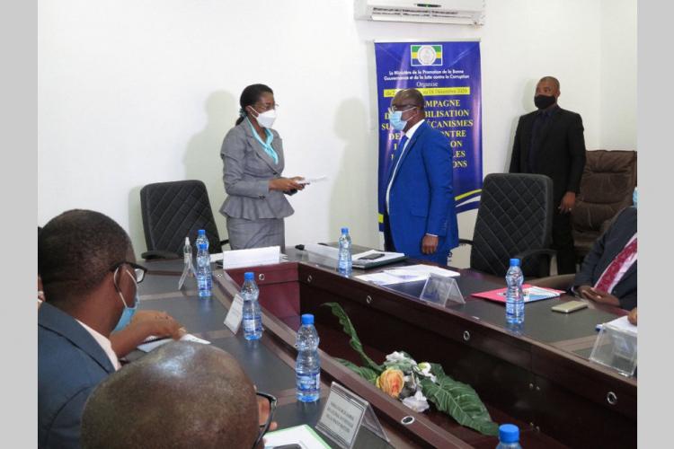 Lutte contre la corruption : Nkea fait la promotion de son "Guide pratique"
