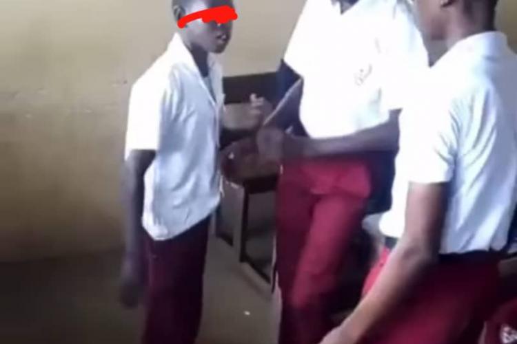 Violence scolaire à Oloumi : l'élève Arcel N'na Mezoughe placé sous mandat de dépôt