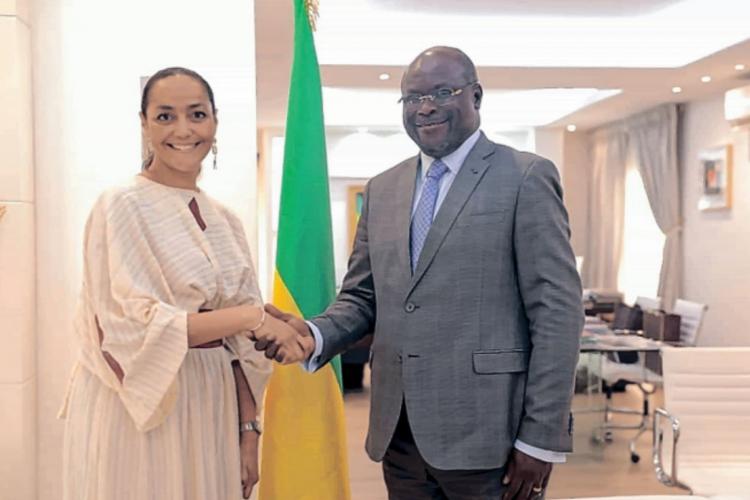 Gabon/Unicef : Dr Marie-Reine Chirezi Fabry présente sa lettre d’agrément à Régis Onanga Ndiaye