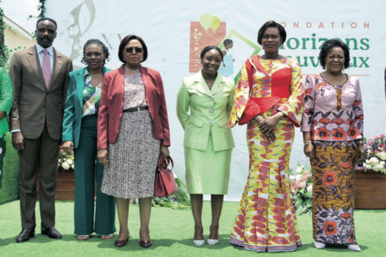 Les personnalités dont les premières dames du Gabon et du Congo ayant assisté à la relance de la Fondation Horizons nouveaux.