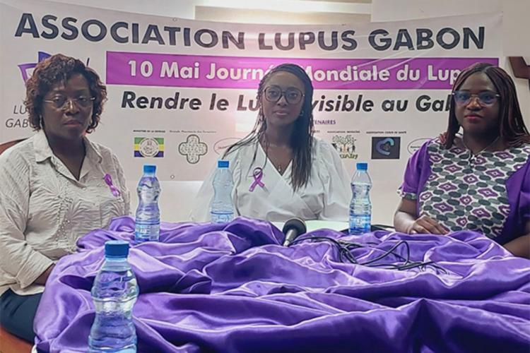 Les membres du bureau de l’association Lupus Gabon dont la présidente, Armelle Oyabi (au centre)