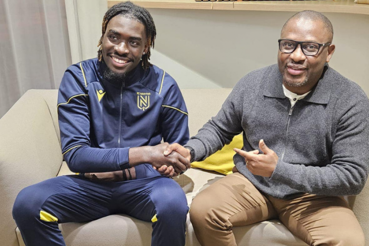 Thierry Mouyouma et Yannis Mbemba, défenseur du FC Nantes.